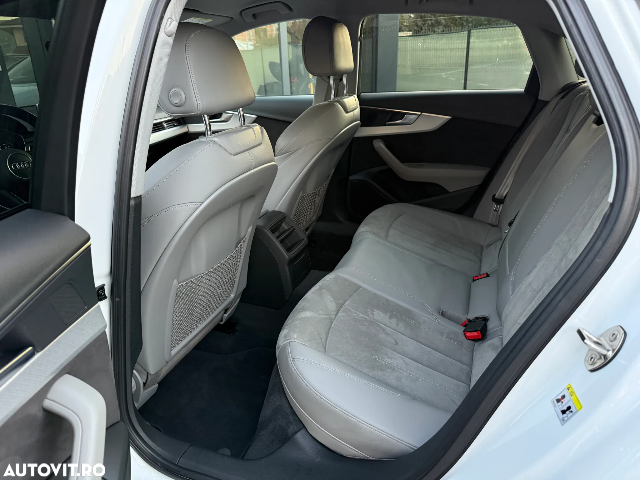 Audi A4 2.0 TDI ultra S tronic Sport - 11