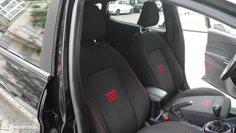 Ford Fiesta 1.0 EcoBoost ST-Line - 27