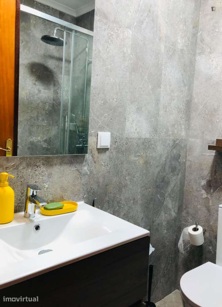 Quarto - localizado em Sete Rios Lisbon - Grande imagem: 2/15