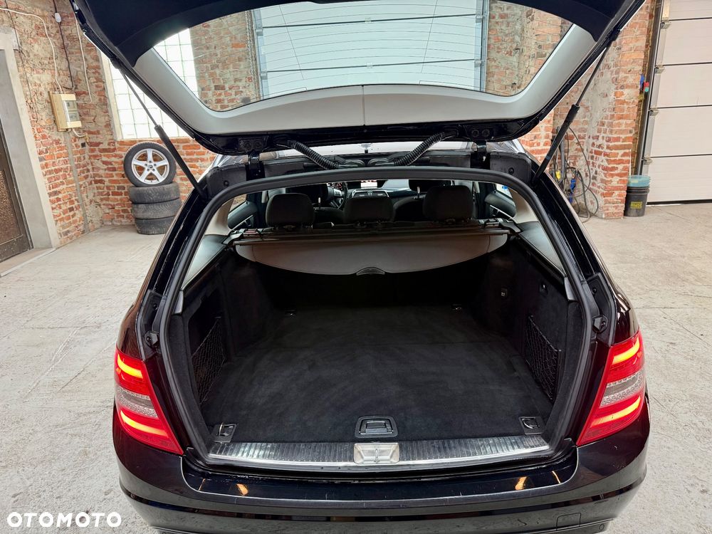 Mercedes-Benz Klasa C 180 (BlueEFFICIENCY) Elegance - 10