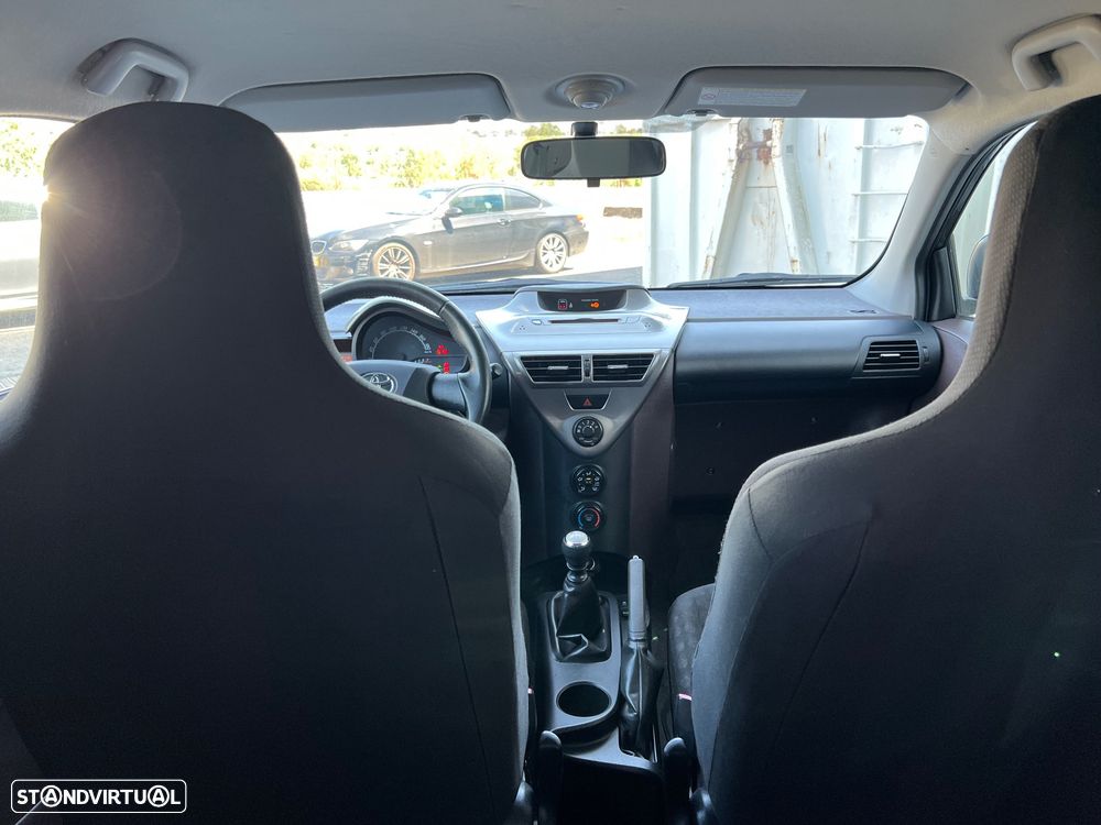 Toyota iQ 1.0 VVT-i Essential+AC - 15