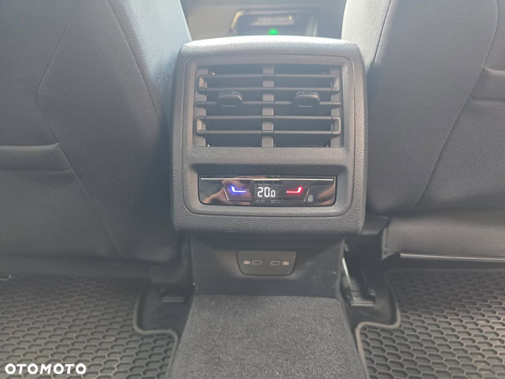 Volkswagen Golf - 15