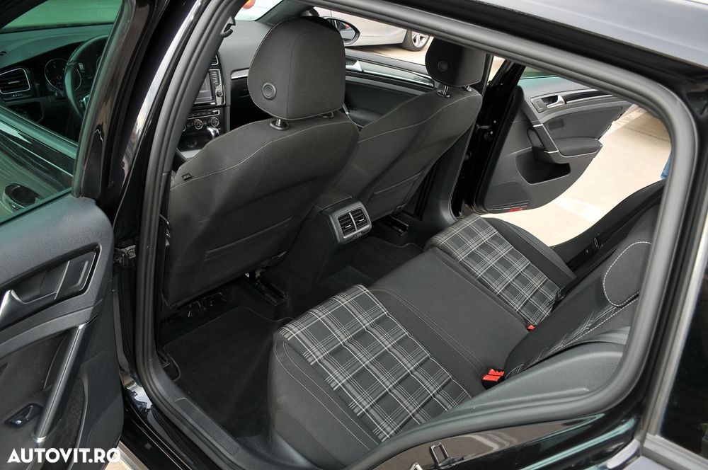 Volkswagen Golf GTD (BlueMotion Technology) DSG - 11