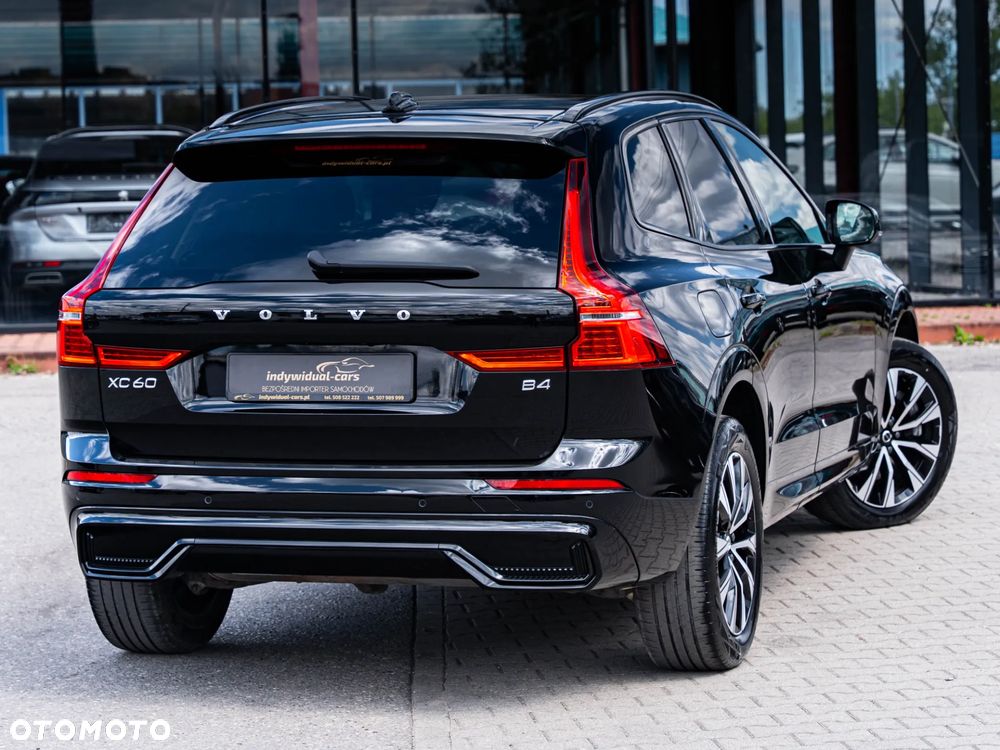 Volvo XC 60 B4 D Plus Dark - 2