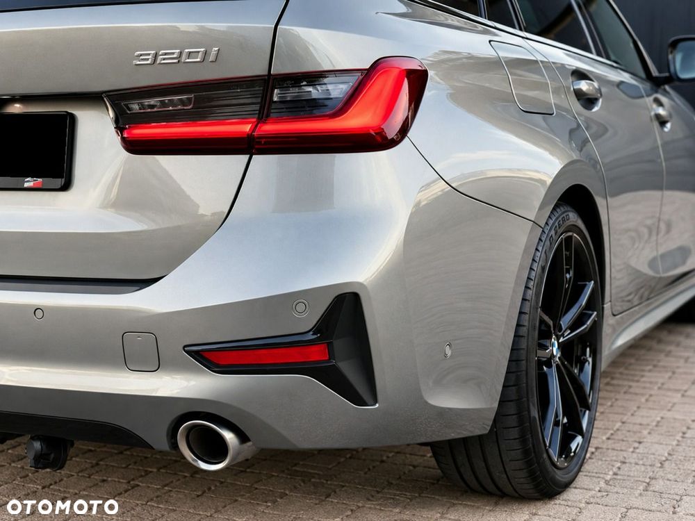 BMW Seria 3 320i Edition M Sport Shadow - 39
