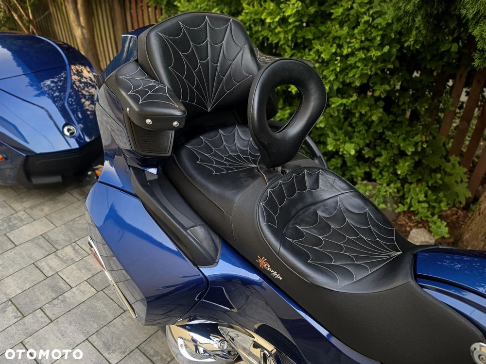 Can-Am Spyder - 9