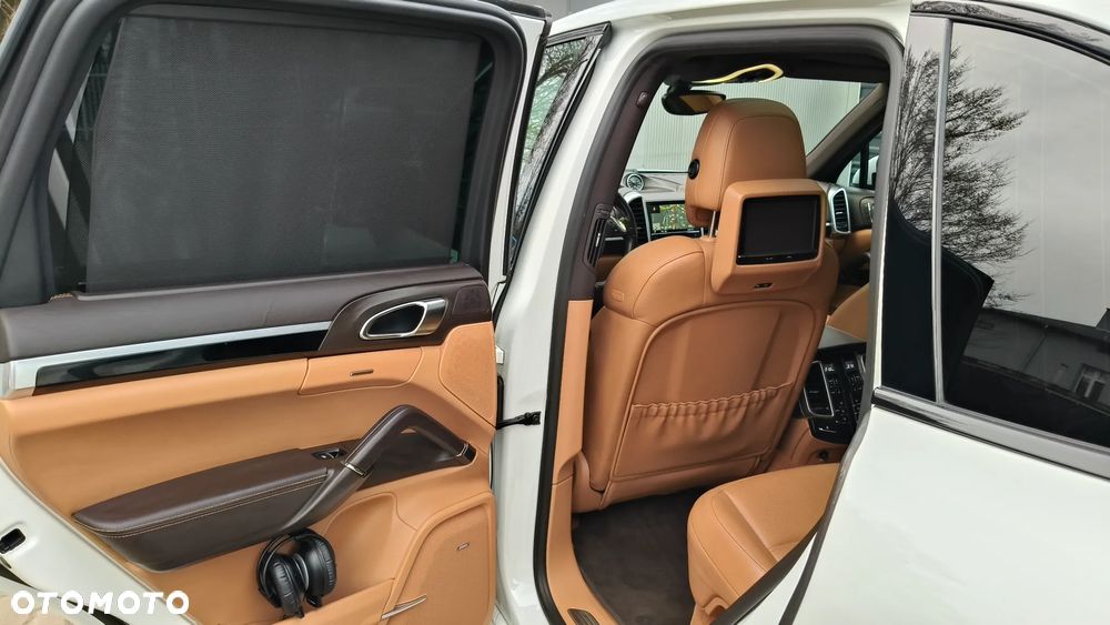 Porsche Cayenne Diesel Platinum Edition - 24