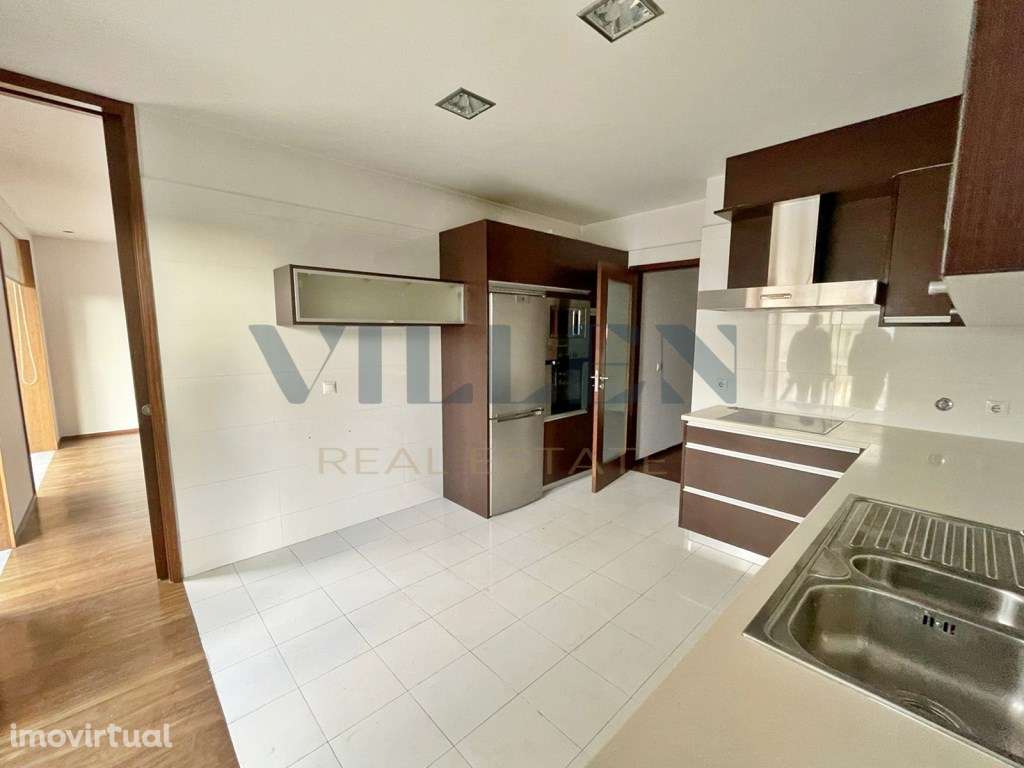 Apartamento T3 com garagem no centro de Santo Tirso - Grande imagem: 2/27