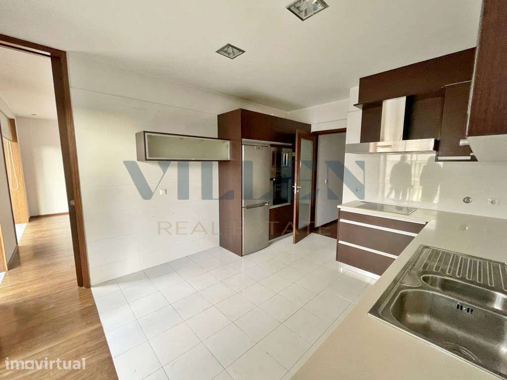 Apartamento T3 com garagem no centro de Santo Tirso - Grande imagem: 2/27