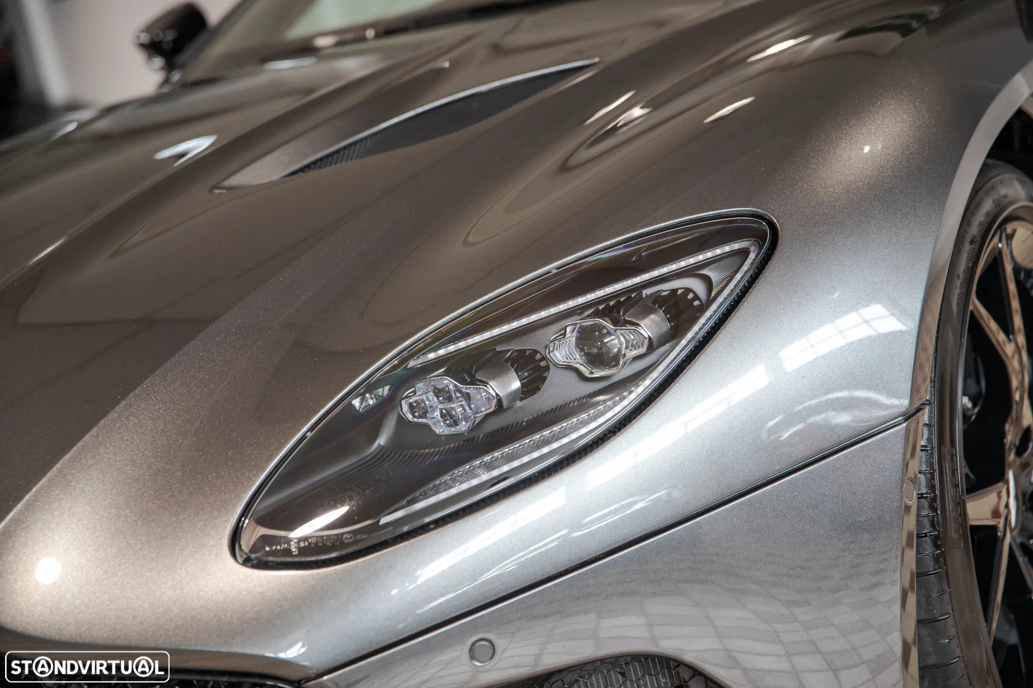 Aston Martin DBS Coupe Superleggera - 12