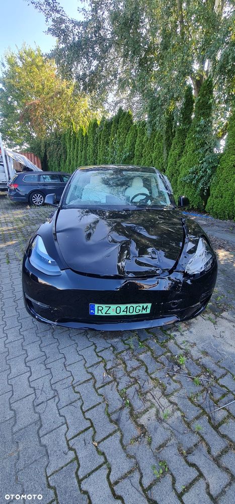 Tesla Model Y Long Range AWD - 4