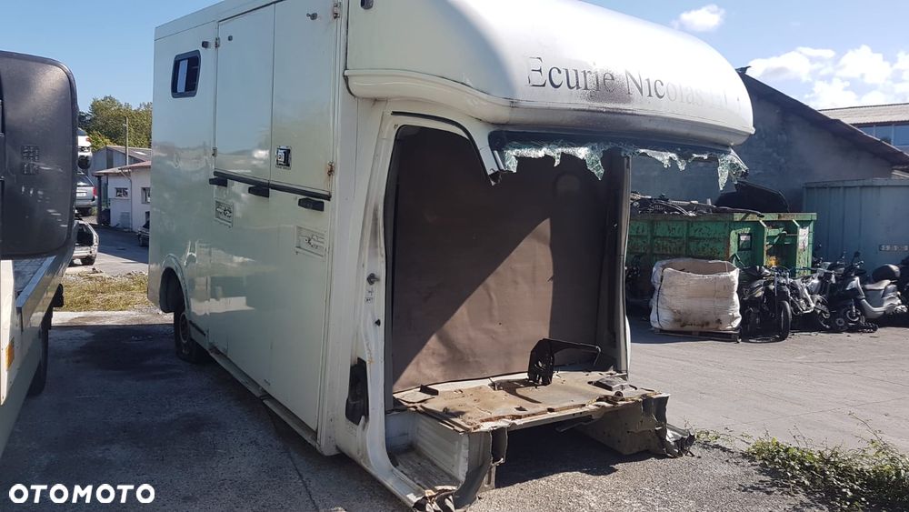 Renault Master, koniowóz - 2