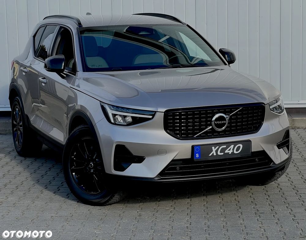 Volvo XC 40 B4 AWD Plus Dark - 2