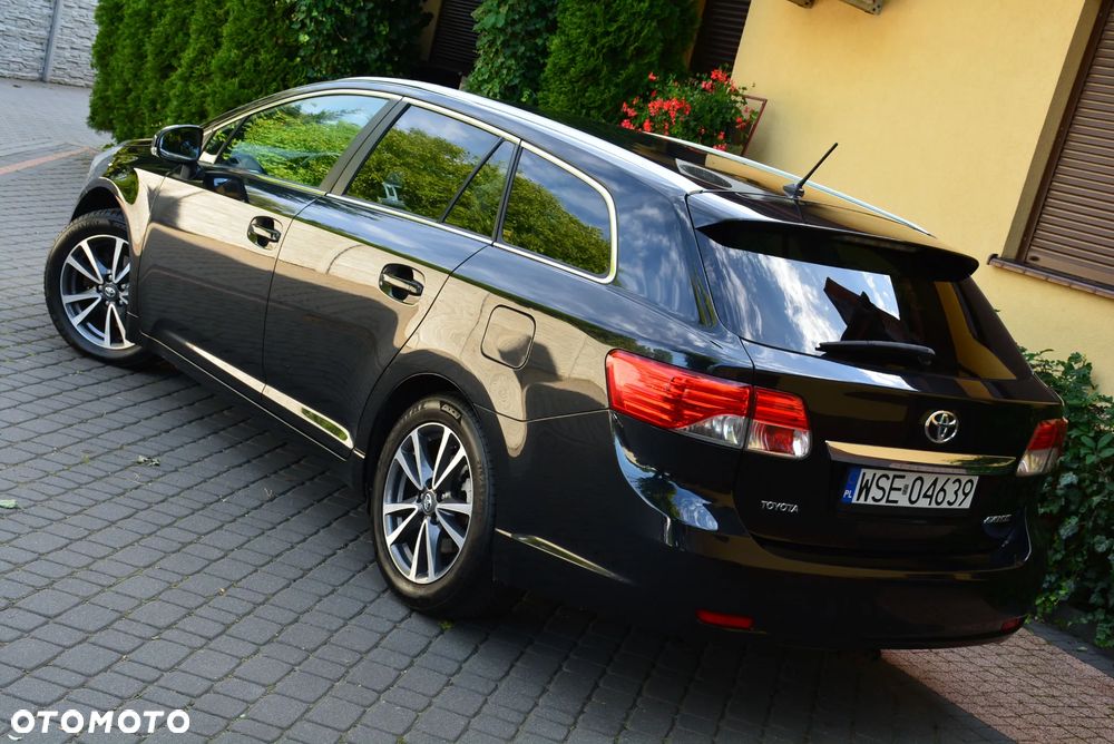 Toyota Avensis Touring Sports 1.8 Business Edition - 2