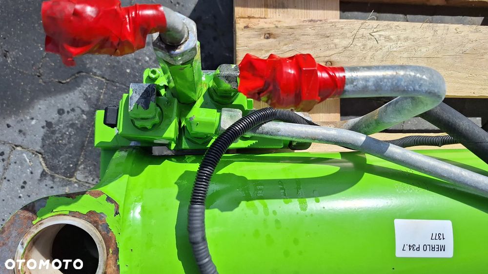 Zamek hydrauliczny siłownika podnoszenia ramienia Merlo 34.7 amortyzacja - 2