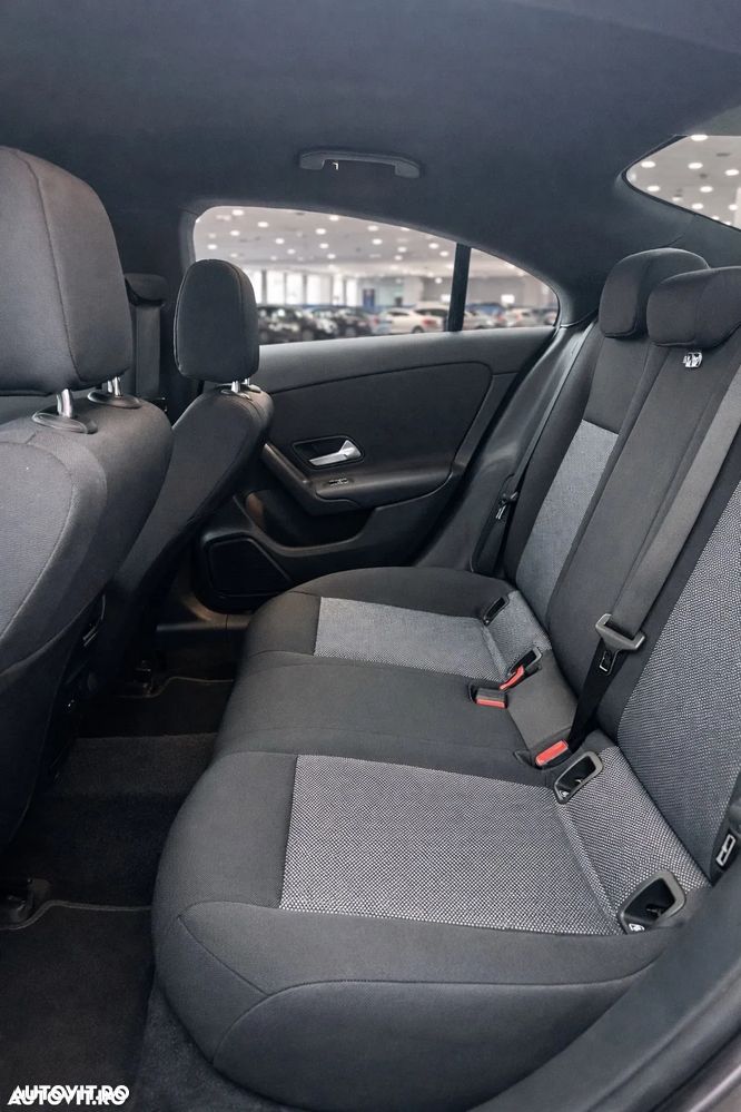 Mercedes-Benz CLA 180 - 11