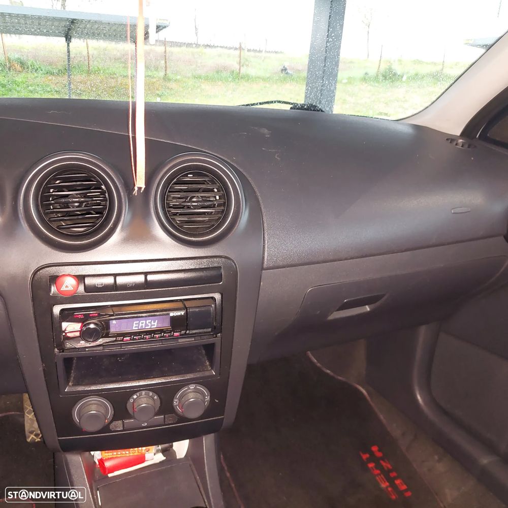 SEAT Ibiza 1.2 12V Signo - 14
