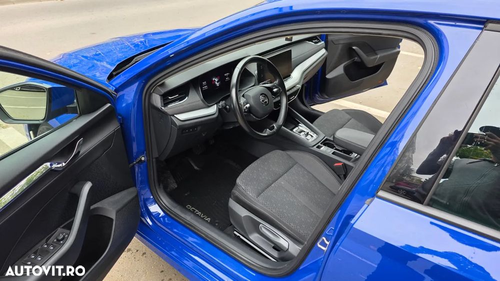 Skoda Octavia 2.0 TDI DSG Ambition - 8