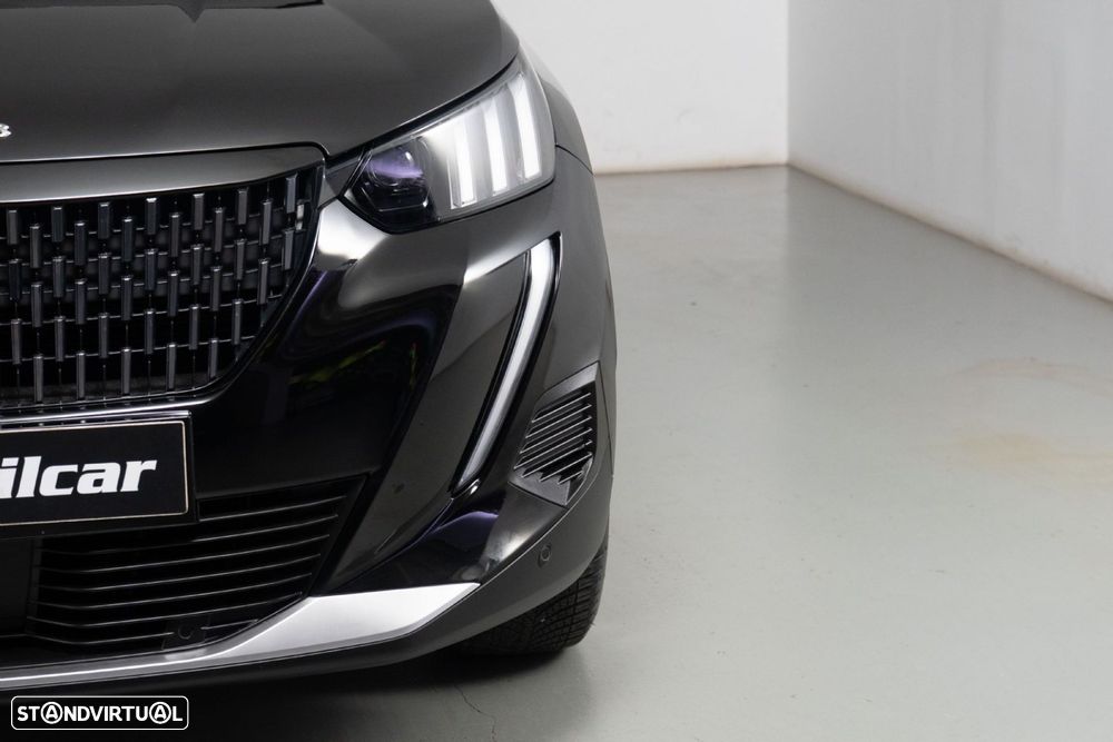 Peugeot 2008 1.2 PureTech GT EAT8 - 17