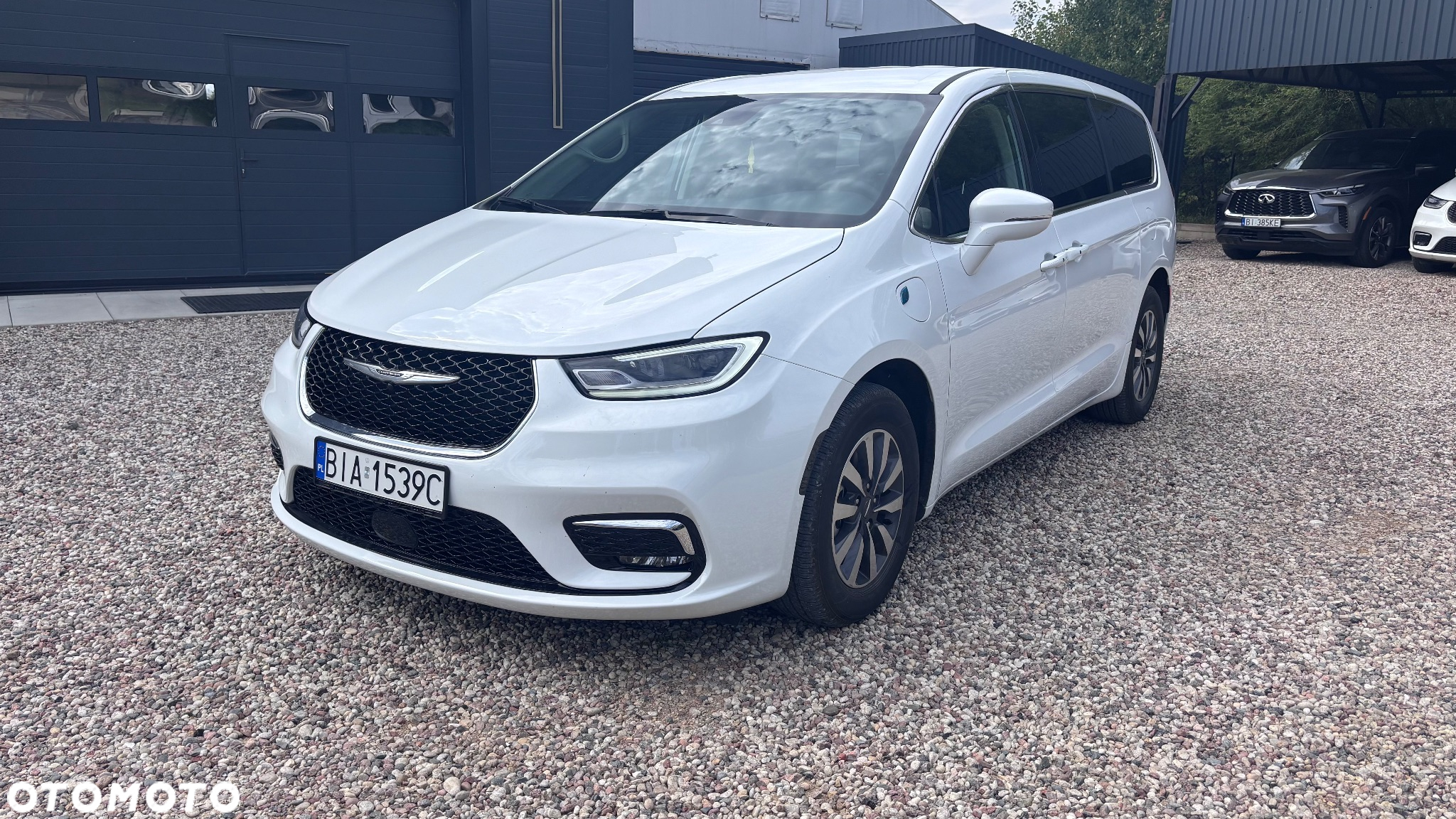 Chrysler Pacifica - 8