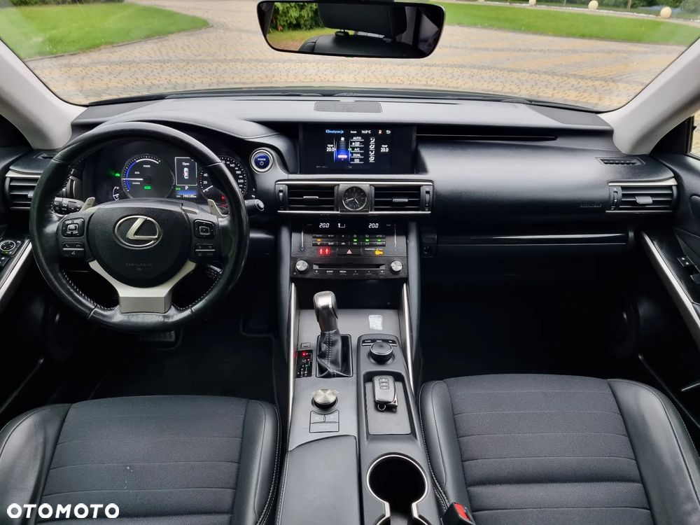 Lexus IS 300h Luxury Line - 6