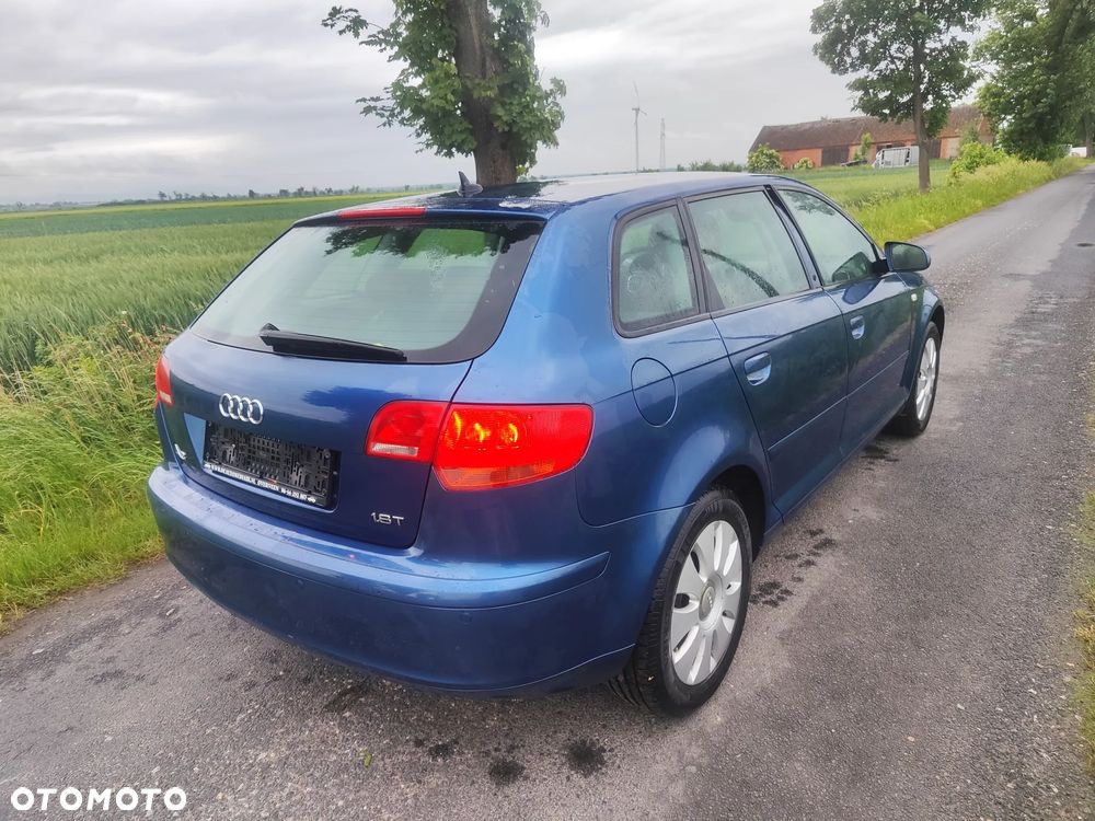 Audi A3 Sportback 1.8 TFSI Attraction - 6