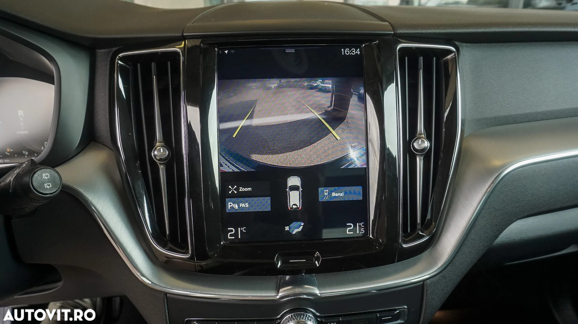 Volvo XC 60 T8 Twin Engine AWD Momentum - 16