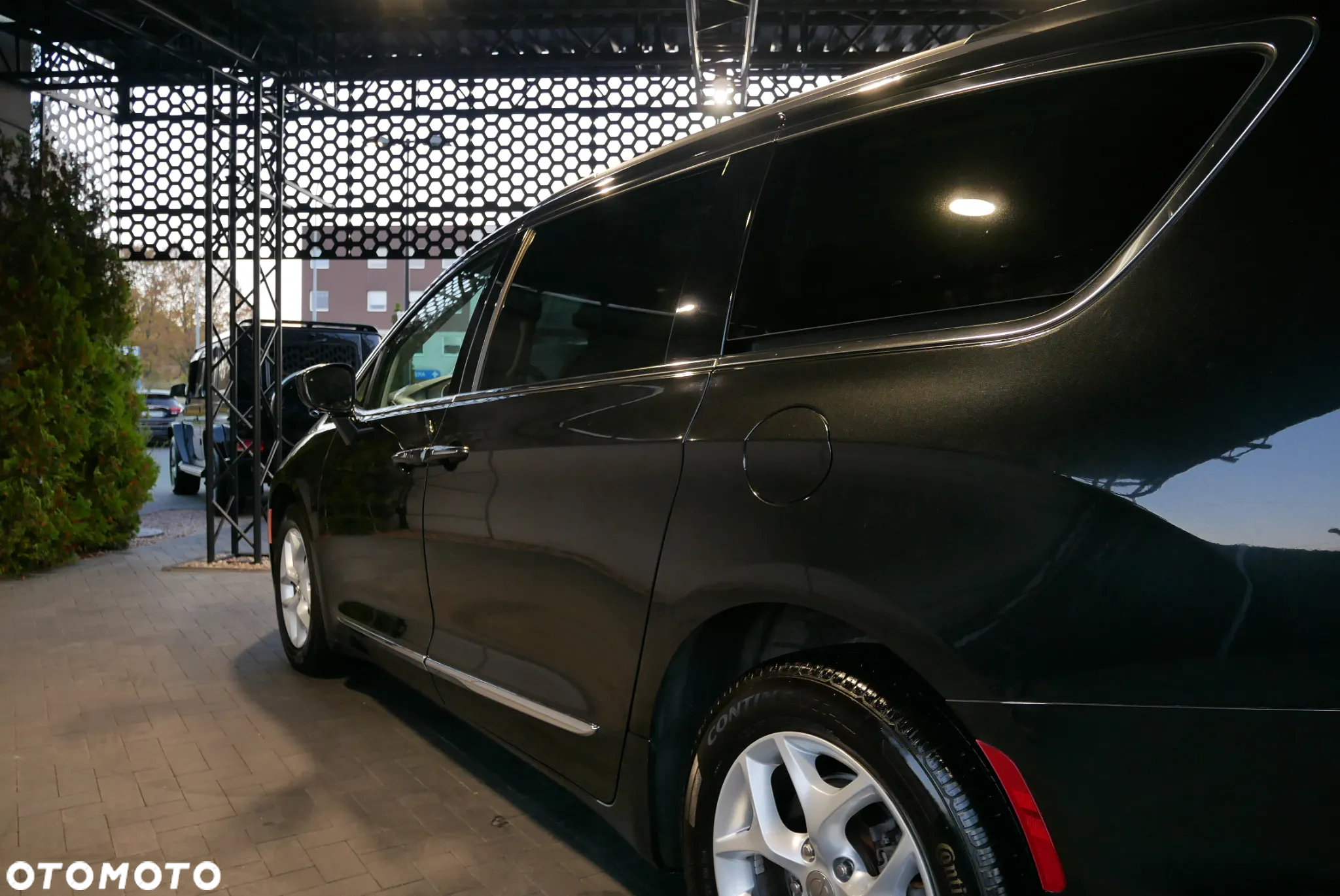Chrysler Pacifica - 39