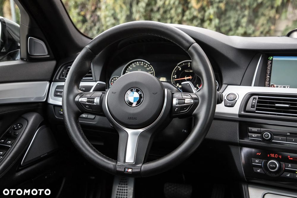 BMW Seria 5 535d xDrive Sport-Aut Luxury Line - 31