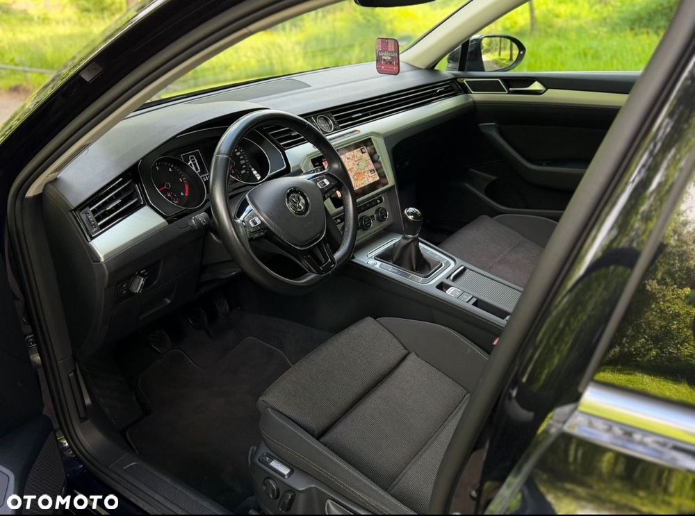 Volkswagen Passat 2.0 TDI (BlueMotion Technology) Comfortline - 9