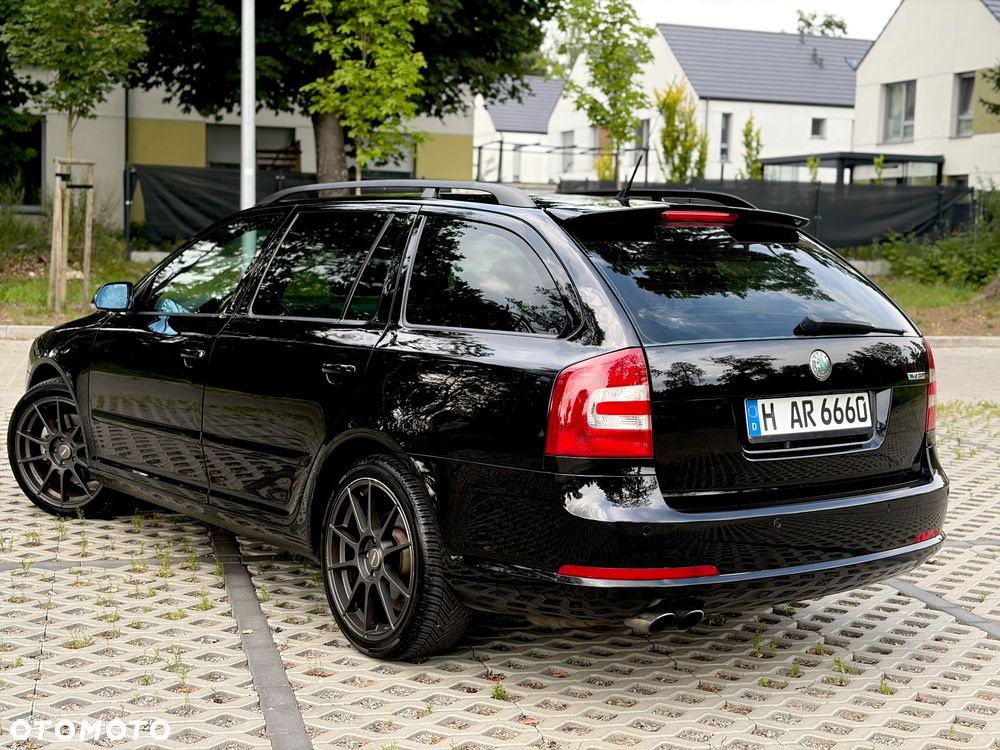 Skoda Octavia 2.0 TDI CR DPF RS - 9