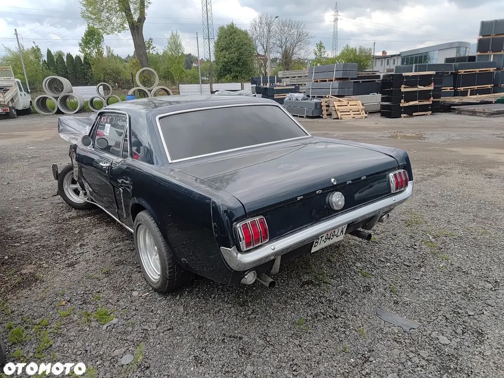 Ford Mustang - 3