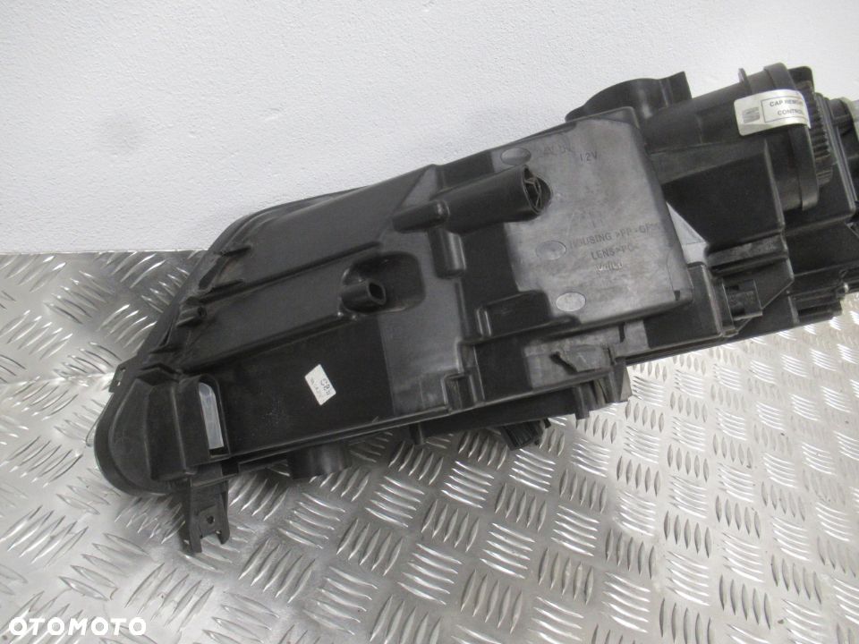 LAMPA PRZEDNIA PRZÓD PRAWA SEAT ATECA FULL 2016- - 14