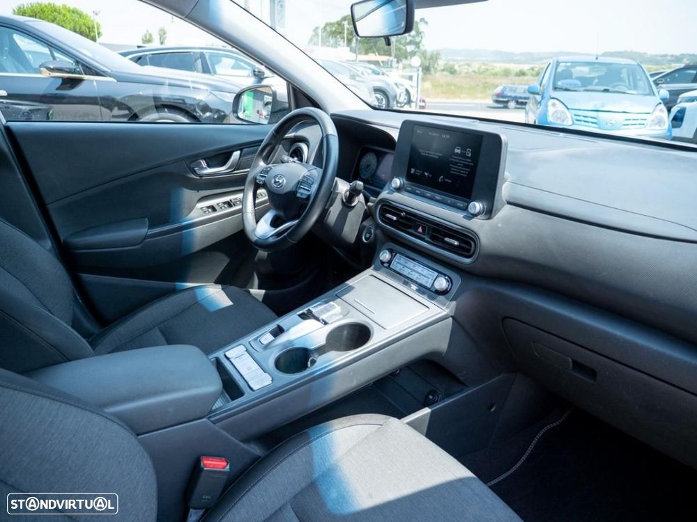 Hyundai Kauai 39 kWh Premium — fotografia 17
