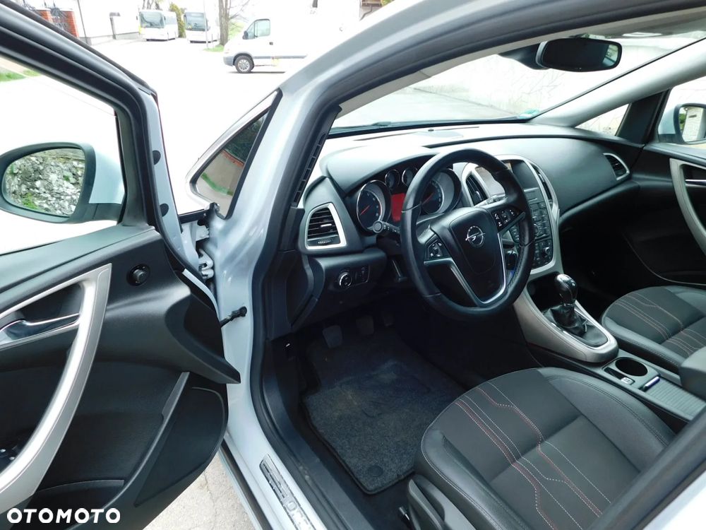 Opel Astra 1.4 Turbo Innovation - 14