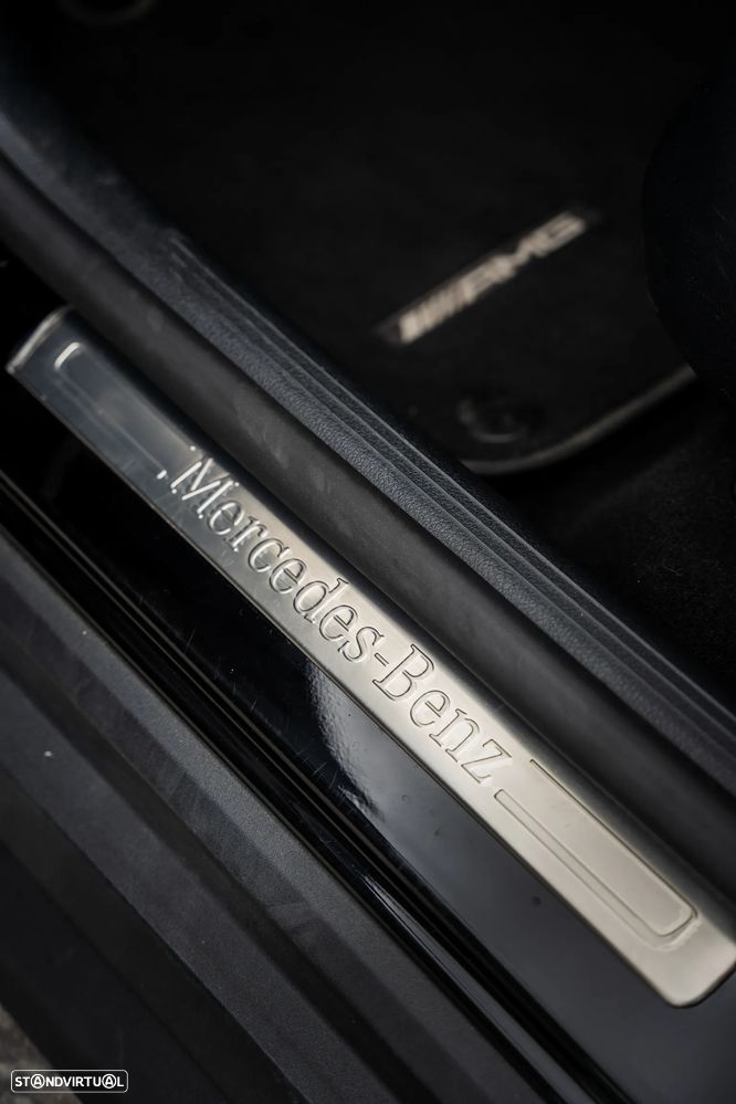 Mercedes-Benz GLC 300 e 4Matic 9G-TRONIC AMG Line Advanced - 28