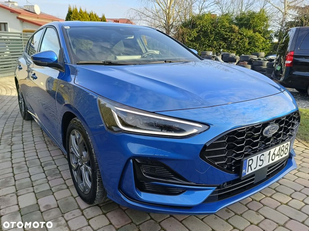 Ford Focus 1.0 EcoBoost Hybrid ST-LINE X - 4