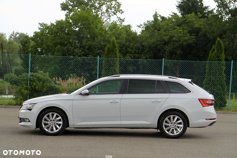Skoda Superb 2.0 TDI DSG Ambition - 6