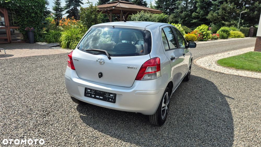 Toyota Yaris 1.0 VVT-i - 6