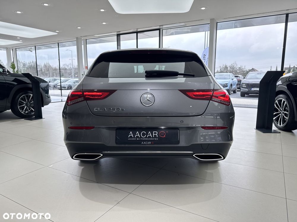 Mercedes-Benz CLA - 4