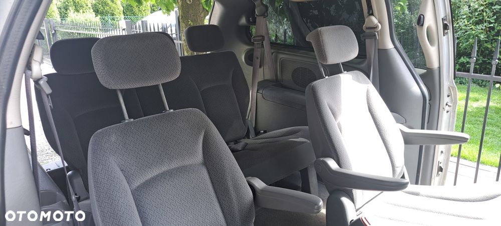 Chrysler Town & Country - 9