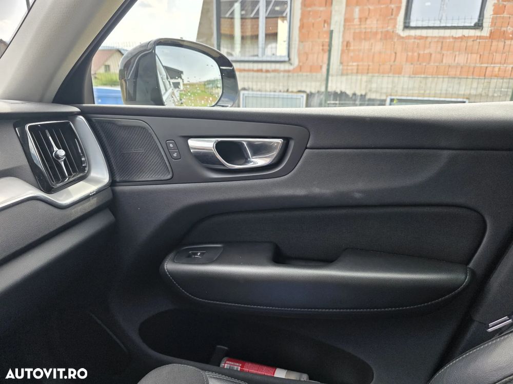 Volvo XC 60 T8 Twin Engine AWD Momentum - 12