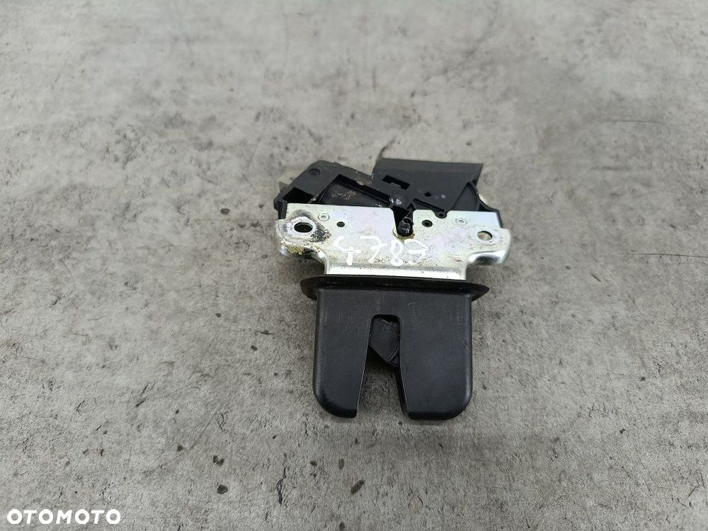ZAMEK KLAPY VW PASSAT B6 4F5827505D - 1