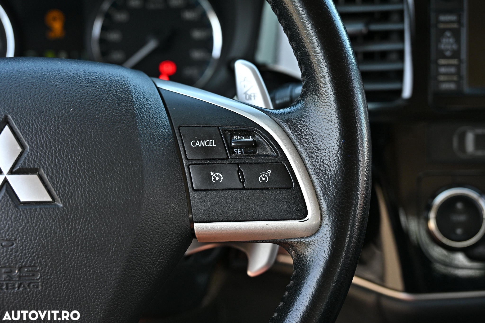 Mitsubishi Outlander 2.0 4WD Plug-In Hybrid - 20