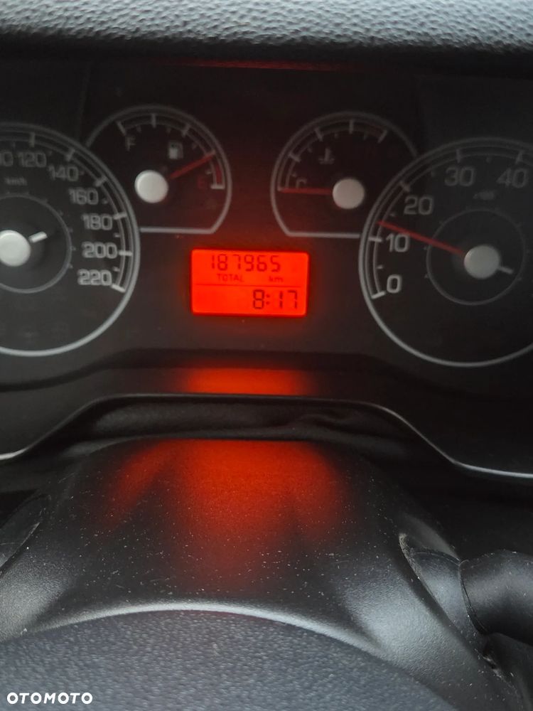 Fiat Punto 1.4 16V Dynamic - 9