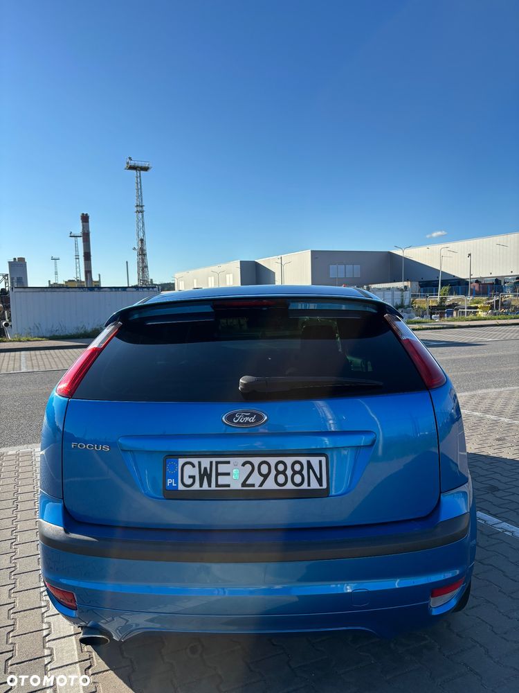 Ford Focus 2.0 16V Titanium - 10