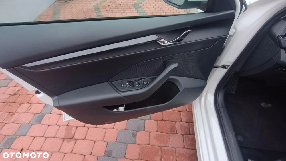 Skoda Octavia 2.0 TDI (Green tec) DSG Style - 17