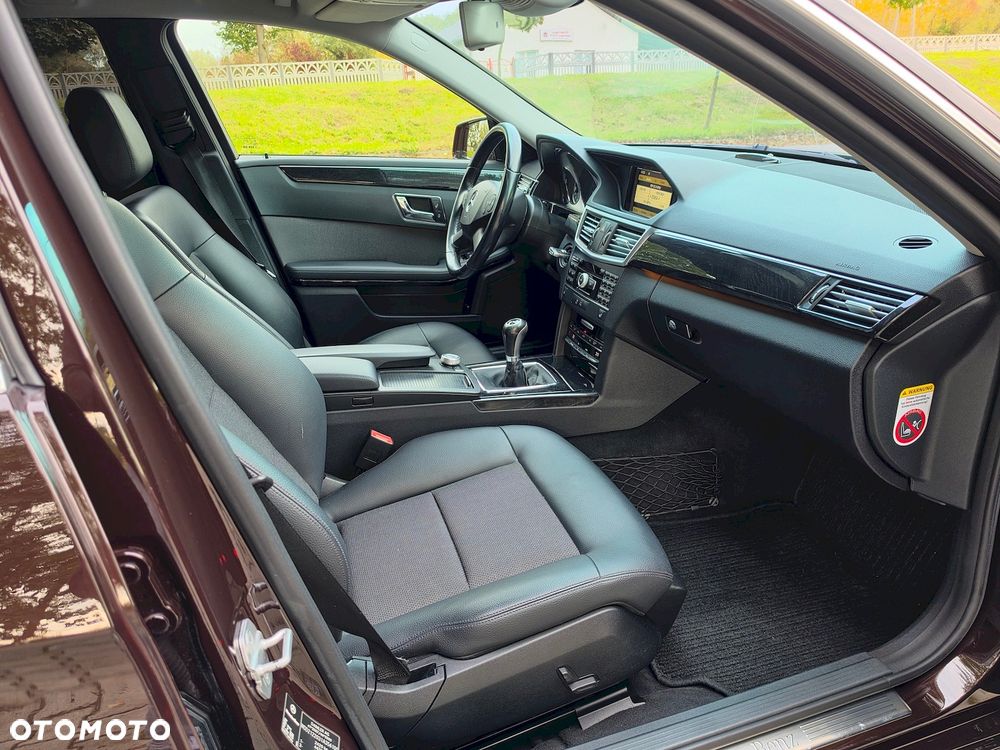 Mercedes-Benz Klasa E 250 CDI DPF BlueEFFICIENCY Avantgarde - 21