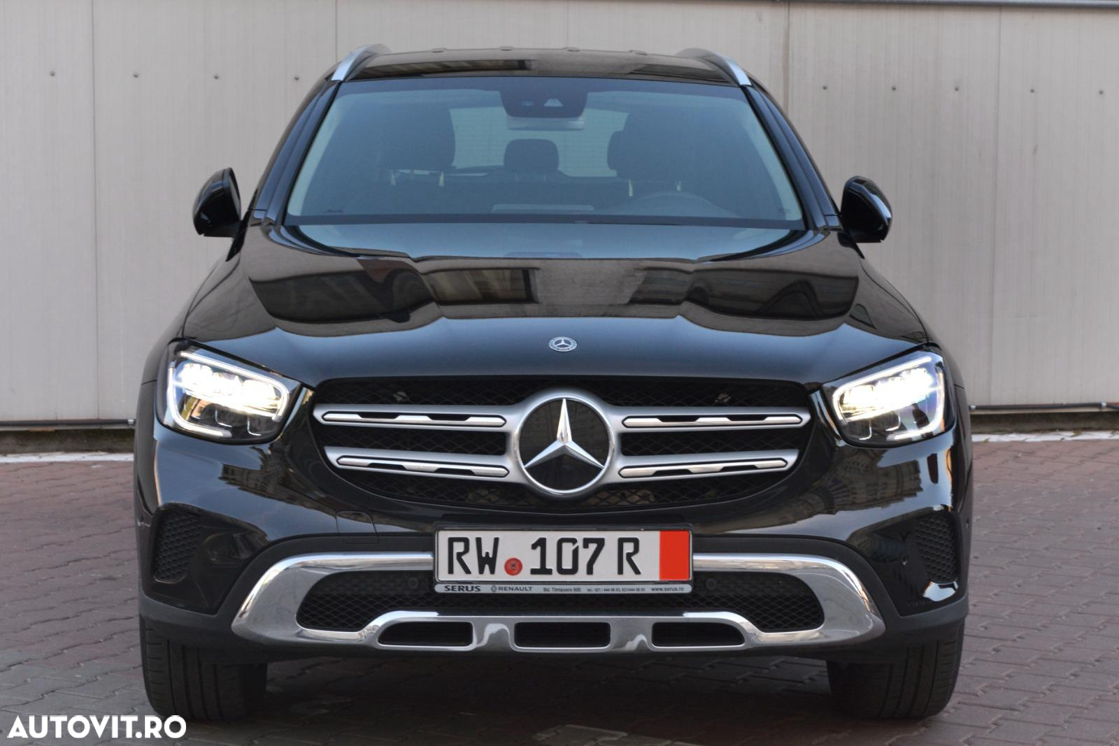 Mercedes-Benz GLC 300 e 4Matic 9G-TRONIC AMG Line - 3