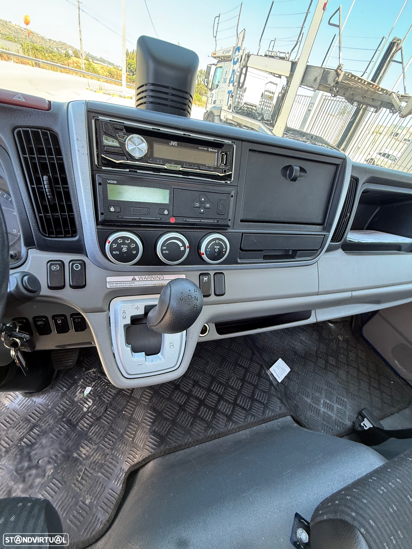 Mitsubishi Fuso Canter - 10